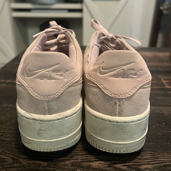 Women’s pink/blush Nike Air Force 1 shoes. Size US 6. - Picture 4 of 4